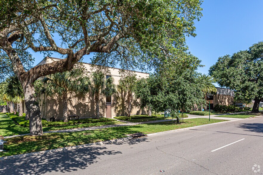 7030 Canal Blvd, New Orleans, LA à louer - Photo du bâtiment - Image 2 de 6