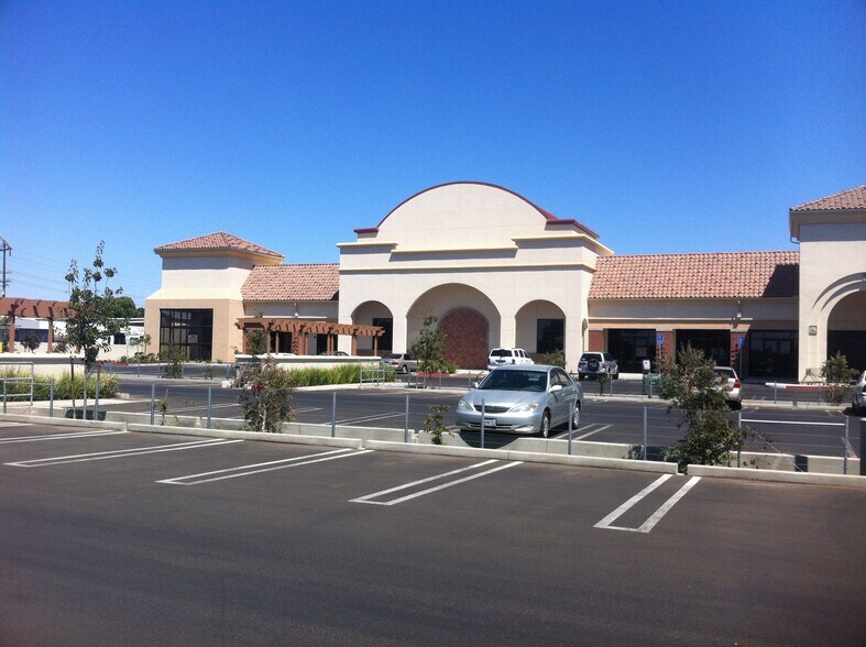 560 S Blosser Rd, Santa Maria, CA à louer - Photo du bâtiment - Image 3 de 5