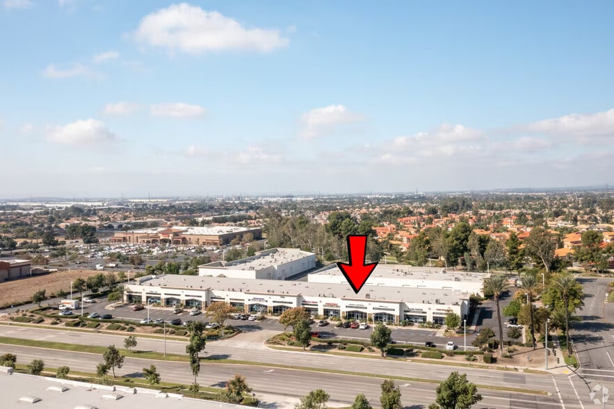 7950 Cherry Ave, Fontana, CA à louer - Photo du bâtiment - Image 3 de 28