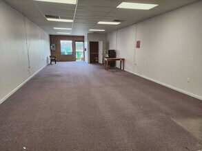 1102-1104 W Fairfield Rd, High Point, NC for lease Interior Photo- Image 2 of 6