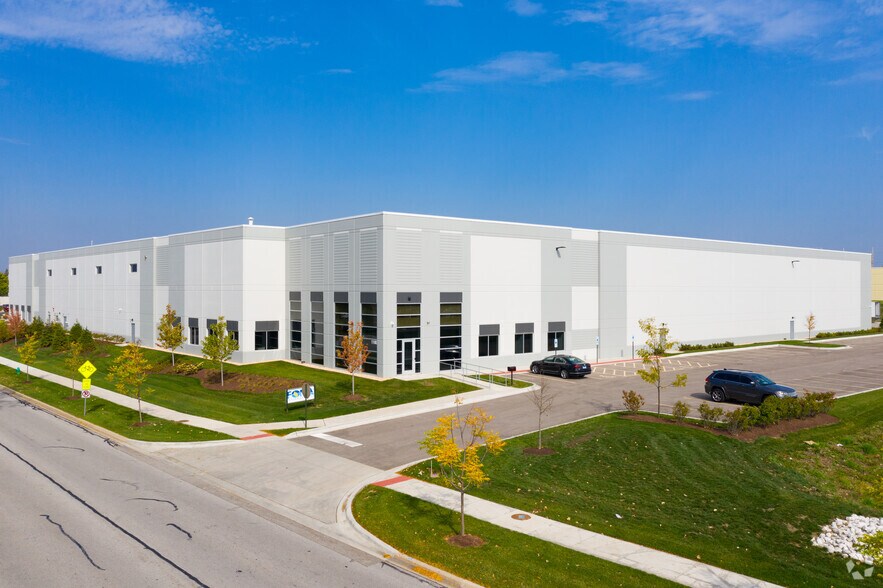 1100 N Raddant Rd, Batavia, IL à louer - Photo principale - Image 1 de 4