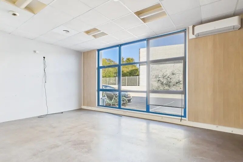 Office in Montpellier for sale - Building Photo - Image 2 of 12