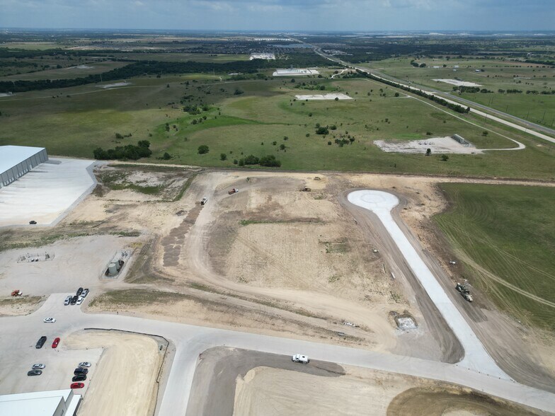 181 Lion Ct, Rhome, TX à vendre - Photo du bâtiment - Image 3 de 6