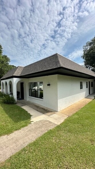 1706 Riggins Rd, Tallahassee, FL for lease - Building Photo - Image 2 of 14