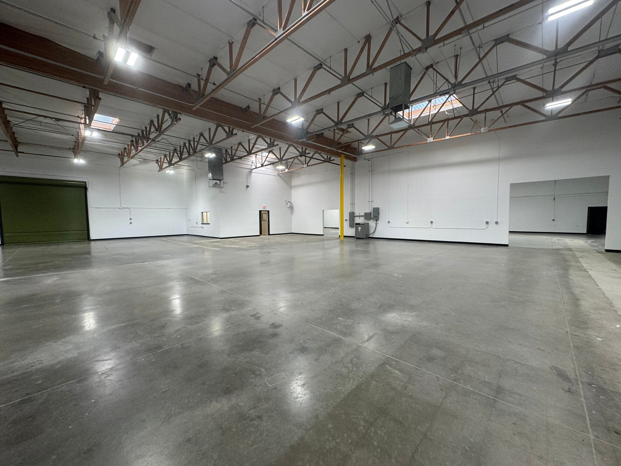 240 N Sunway Dr, Gilbert, AZ for lease Interior Photo- Image 1 of 6