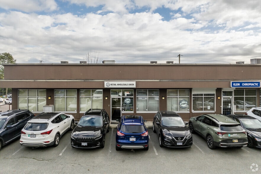 129 Columbia St E, New Westminster, BC à vendre - Photo du bâtiment - Image 2 de 5