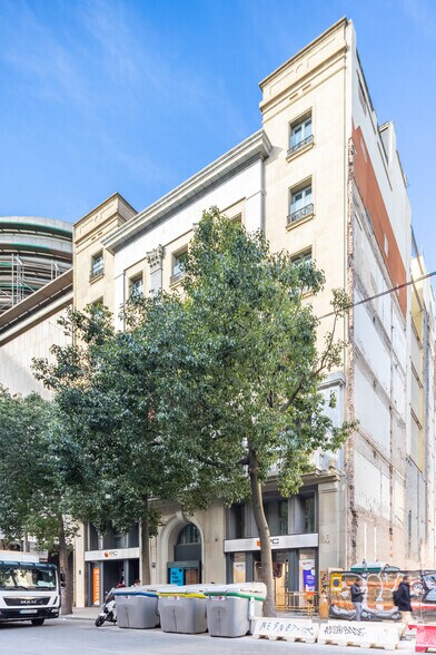 Carrer de Fontanella, 7, Barcelone, Barcelona à louer - Photo du bâtiment - Image 3 de 3