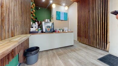 2558-2572 N Clark St, Chicago, IL for lease Interior Photo- Image 1 of 4