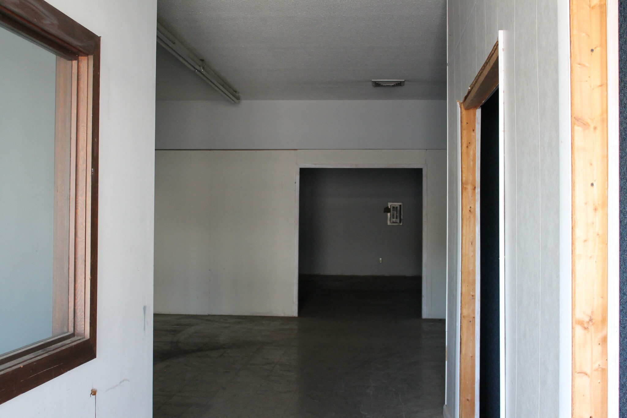 1135 Volunteer Pky, Bristol, TN for lease Interior Photo- Image 1 of 6