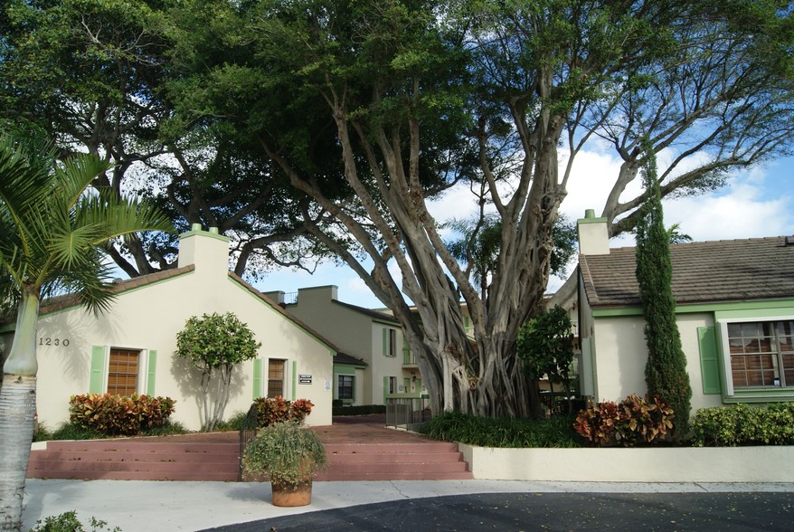 1200 S Federal Hwy, Boynton Beach, FL à vendre - Photo du bâtiment - Image 1 de 1