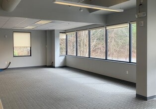 311-327 Providence Rd, Chapel Hill, NC for lease Interior Photo- Image 2 of 9
