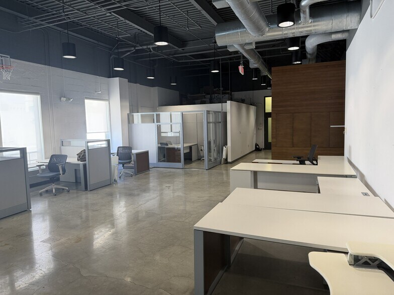 400 Clematis St, West Palm Beach, FL à louer - Photo du bâtiment - Image 3 de 12