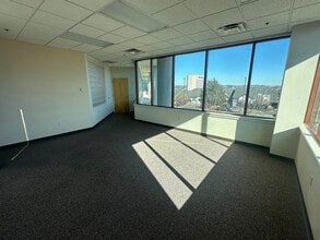 810 Dominican Dr, Nashville, TN for lease Interior Photo- Image 2 of 4