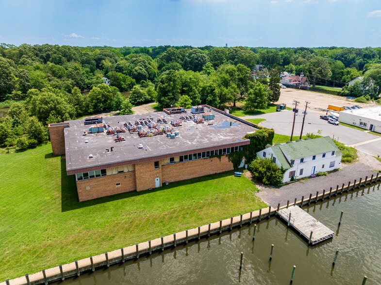 4800 Atwell Rd, Shady Side, MD for sale - Building Photo - Image 2 of 19