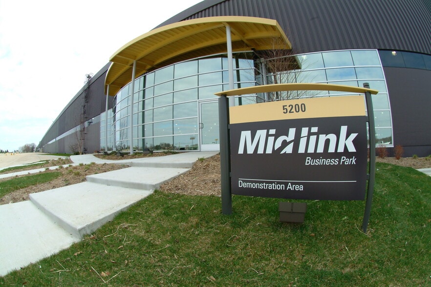 5200 E Cork St, Kalamazoo, MI for lease - Building Photo - Image 2 of 6