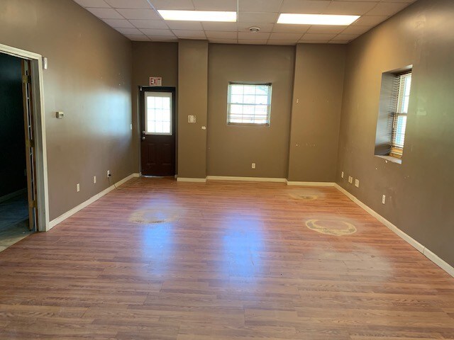 54760 Neffs Bellaire Rd, Bellaire, OH à louer - Photo du bâtiment - Image 3 de 14