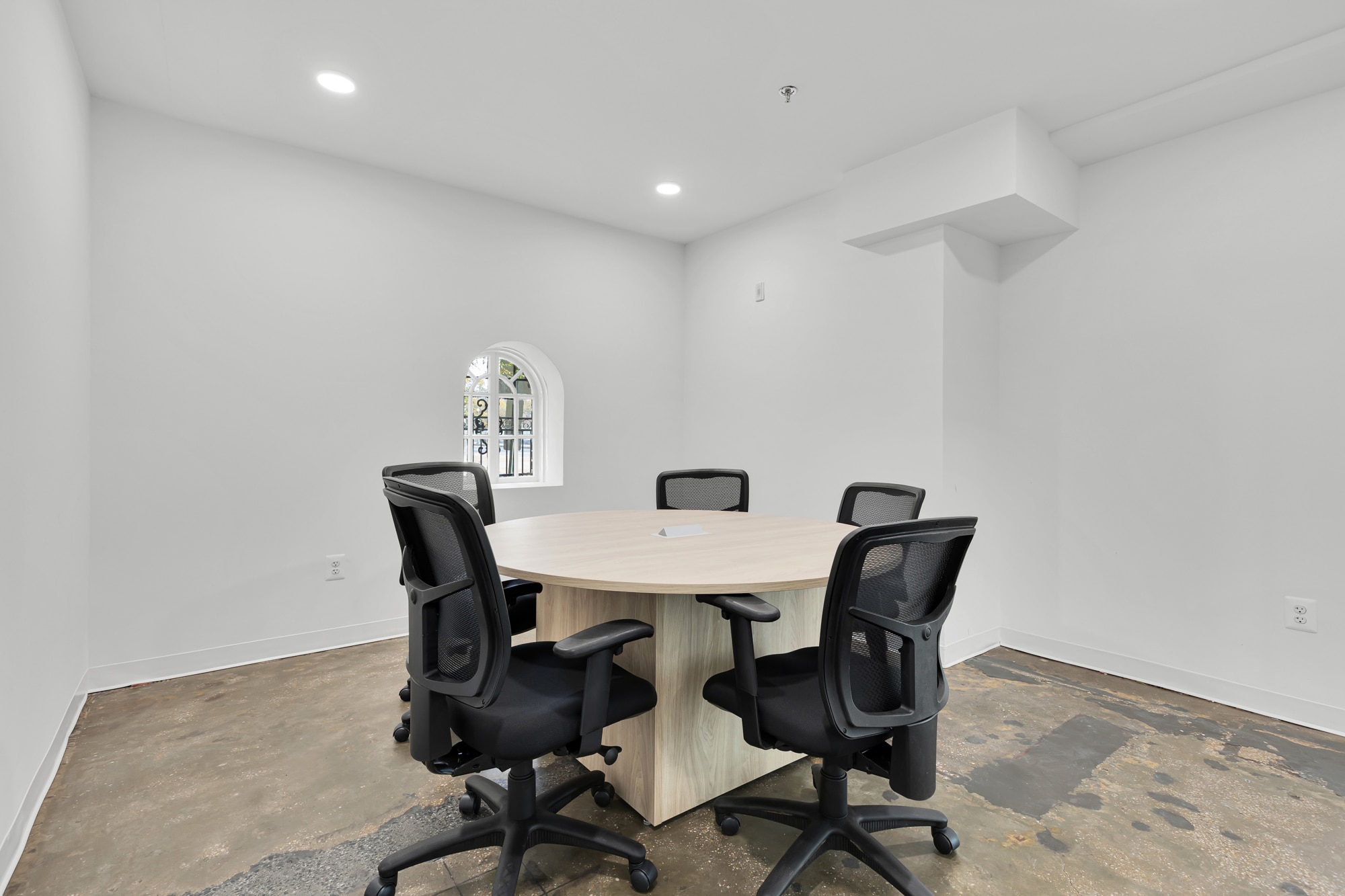 2301 Calvert St NW, Washington, DC for lease Interior Photo- Image 1 of 11