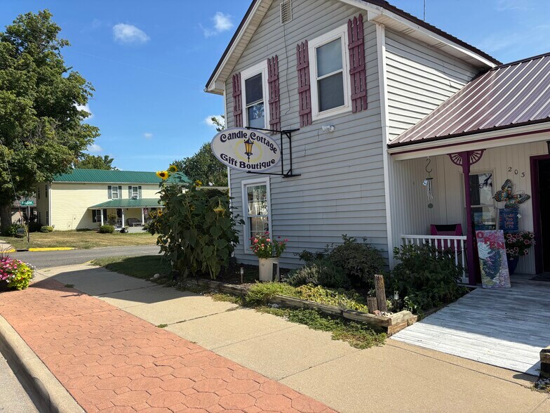 203 S Main St, Crystal, MI à vendre - Photo du bâtiment - Image 2 de 25