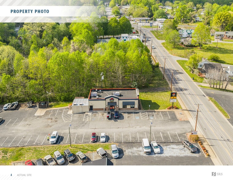 1039 N Bridge St, Elkin, NC for sale - Building Photo - Image 3 of 9