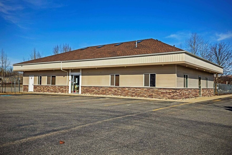 137 McGhee Rd, Sandpoint, ID for sale - Building Photo - Image 2 of 28