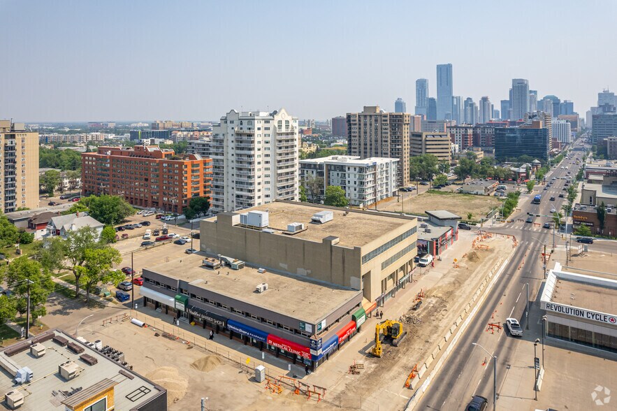 11454-11456 Jasper Av NW, Edmonton, AB à vendre - Aérien - Image 3 de 5