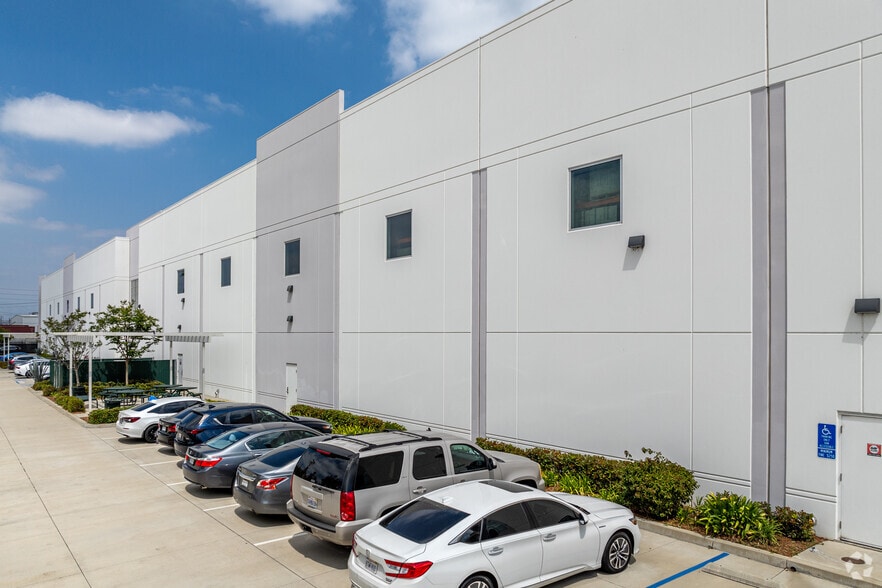 6027 Bandini Blvd, Commerce, CA for lease - Building Photo - Image 2 of 8