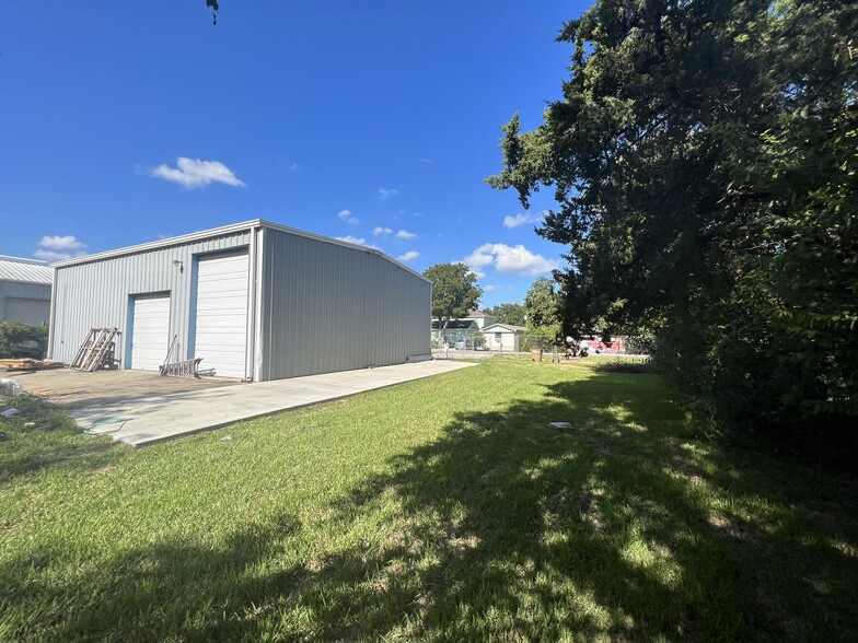 2720 Daisy St, Dickinson, TX for sale - Building Photo - Image 1 of 1