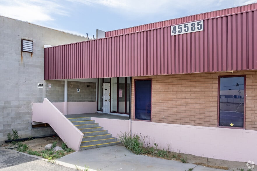 45585 Commerce St, Indio, CA for lease - Building Photo - Image 1 of 9