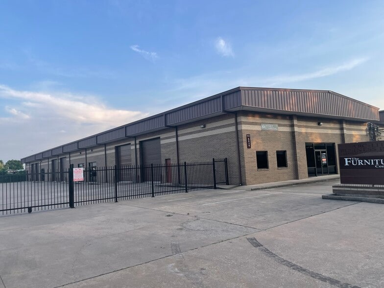 6819 Theall Rd, Houston, TX for sale - Building Photo - Image 3 of 5