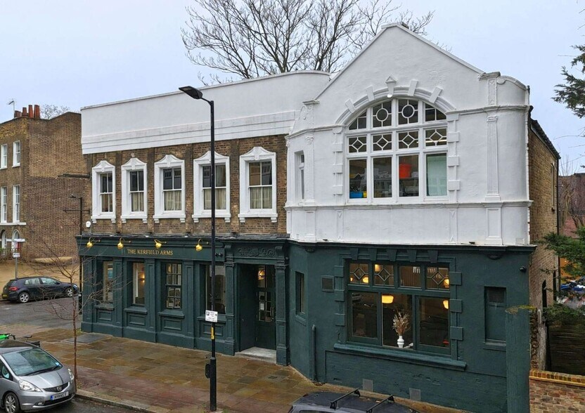 16 Grove Ln, Londres à vendre - Photo du bâtiment - Image 2 de 2