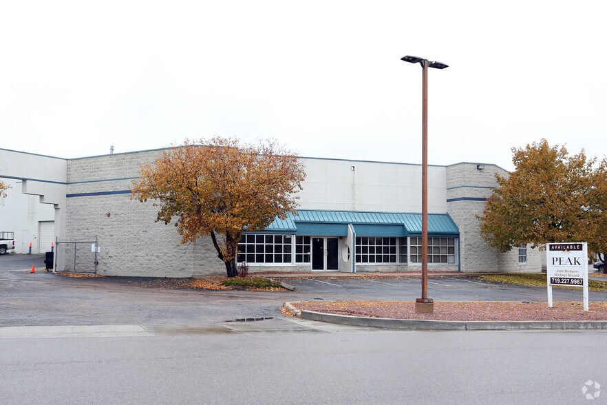 4745 Town Center Dr, Colorado Springs, CO for lease - Primary Photo - Image 1 of 6
