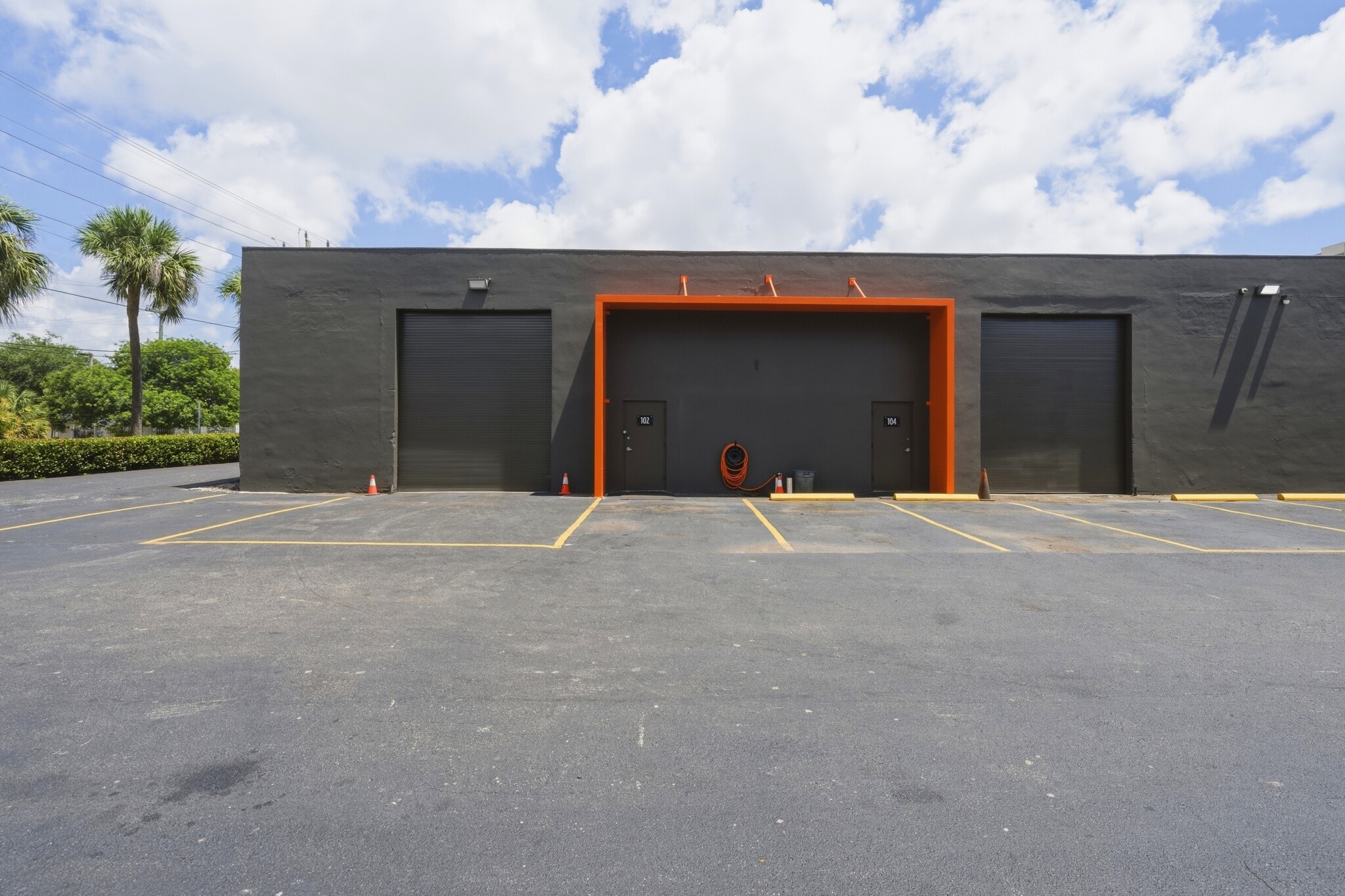 2968 Ravenswood Rd, Fort Lauderdale, FL for lease Building Photo- Image 1 of 9