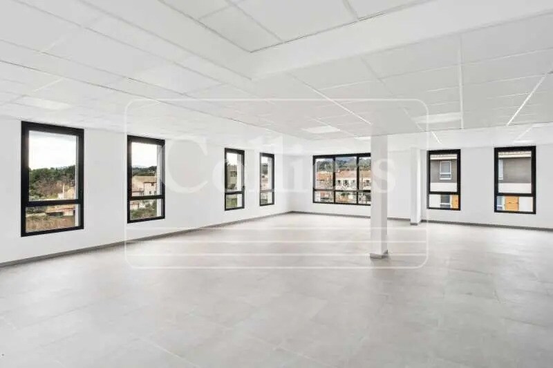 Office in Aubagne for lease - Interior Photo - Image 3 of 3