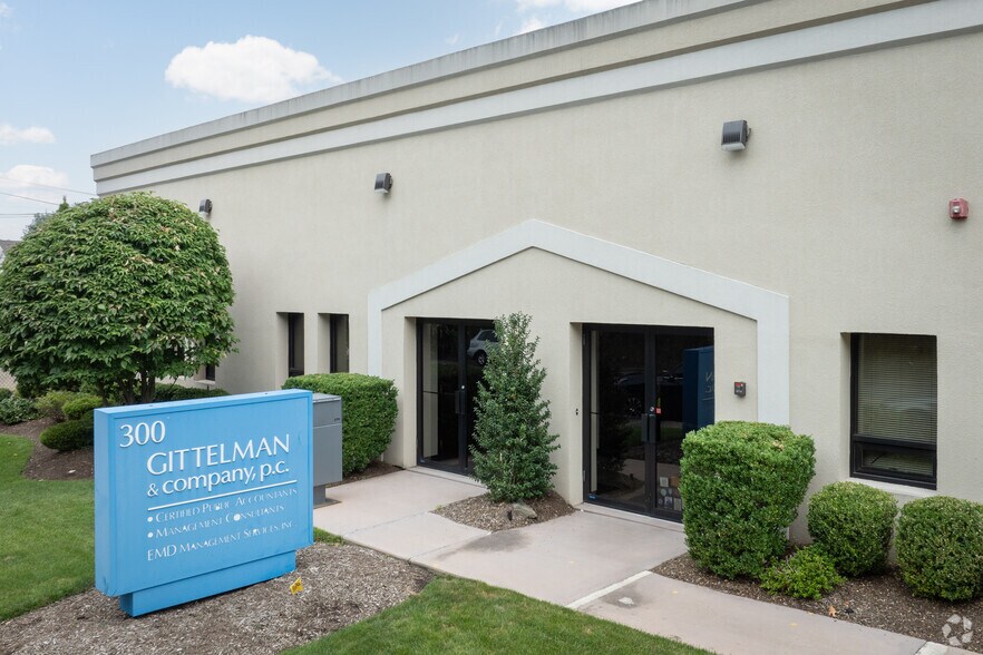 300 Colfax Ave, Clifton, NJ à louer - Photo du bâtiment - Image 2 de 8