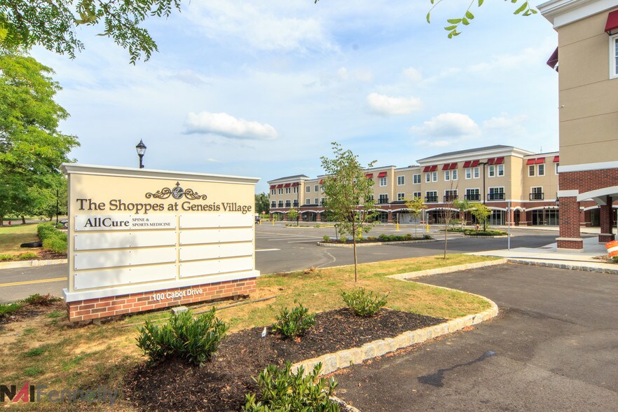 100 Cabot Dr, Hamilton, NJ à louer - Photo du bâtiment - Image 3 de 8