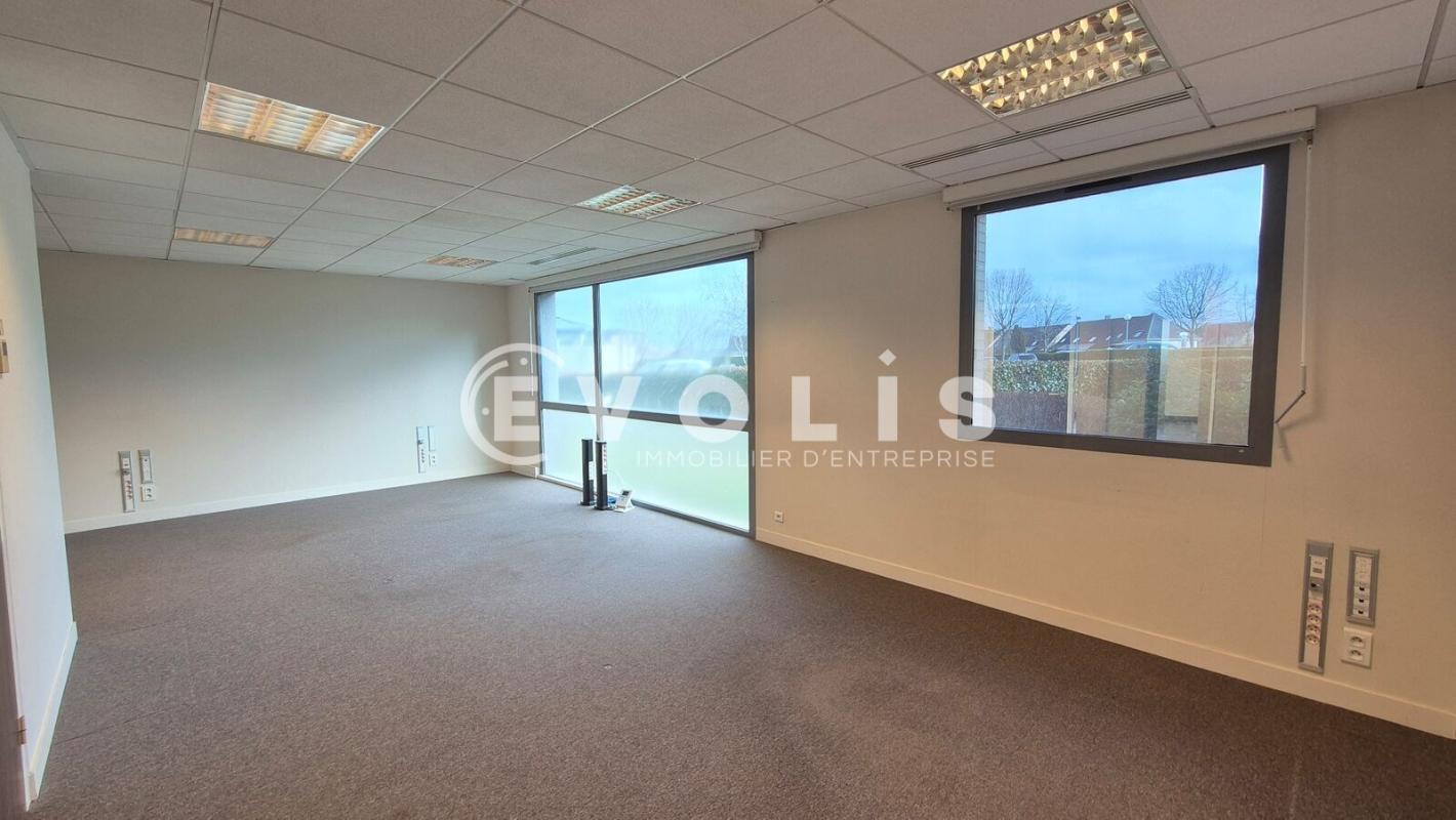 Office in Magny Le Hongre for sale Interior Photo- Image 1 of 21