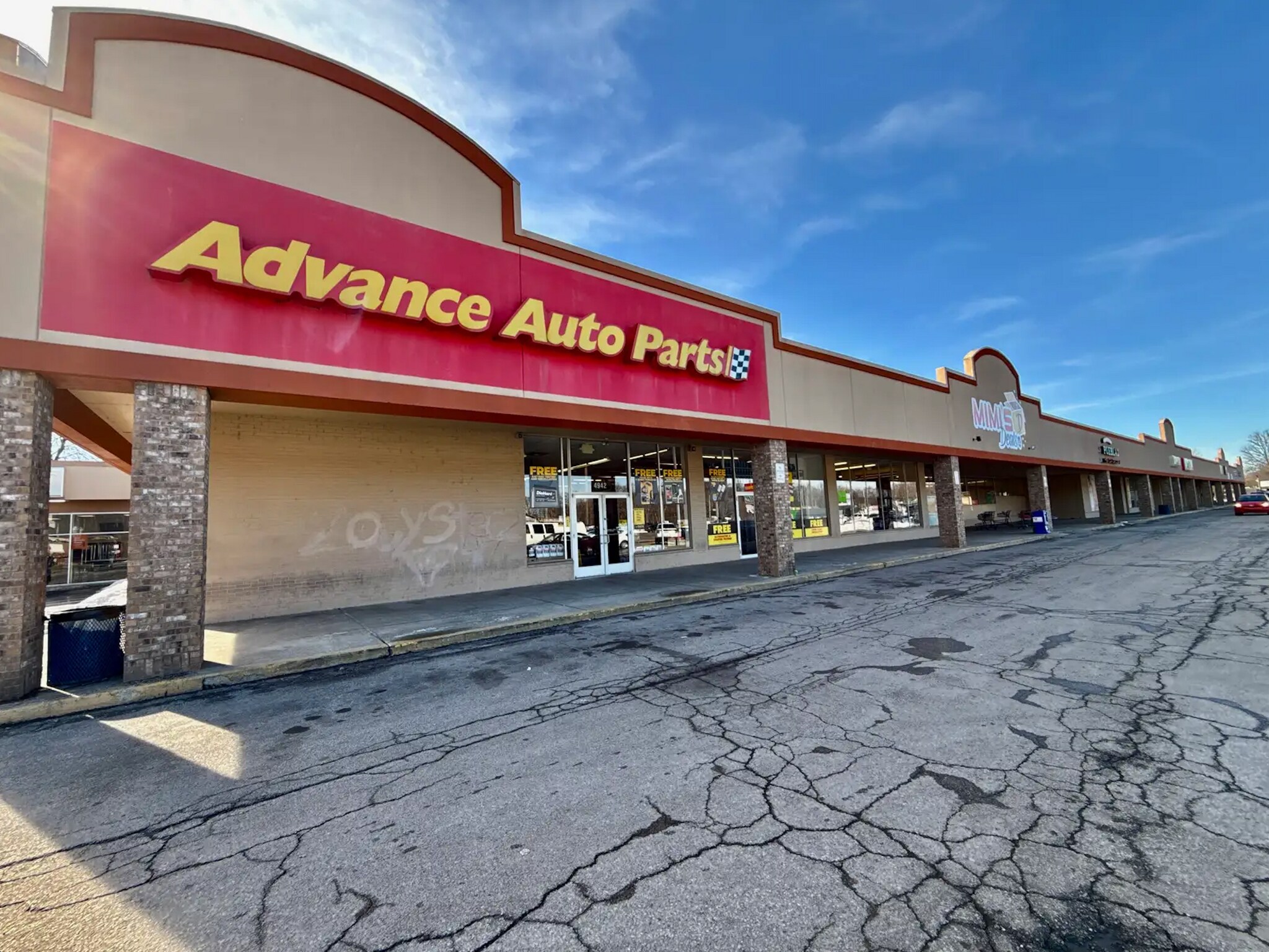 4930 Poplar Level Rd, Louisville, KY for lease Primary Photo- Image 1 of 3