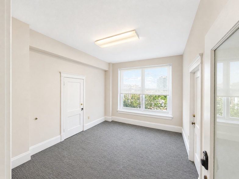 1023 W Manatee Ave, Bradenton, FL for lease - Building Photo - Image 3 of 12