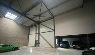 Plus de détails pour Local d'activités à louer