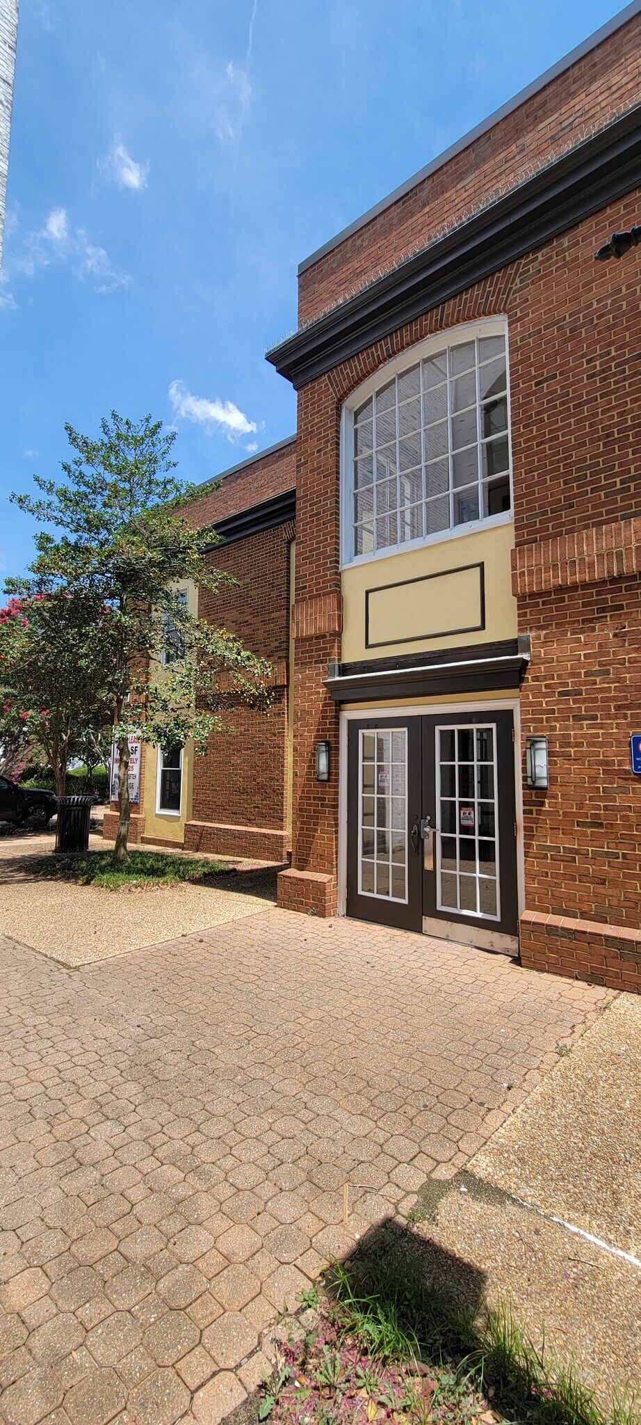 7 W Queens Way, Hampton, VA à vendre Photo du bâtiment- Image 1 de 21