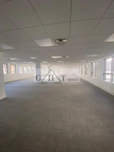 Office in Montreuil for sale - Interior Photo - Image 3 of 3