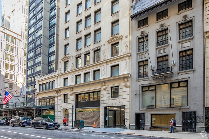 9 E 40th St, New York, NY à louer - Photo du bâtiment - Image 3 de 4