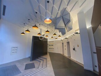 Plus de détails pour 6 Avenue Gustave Eiffel, Montigny-le-Bretonneux - Bureau à louer