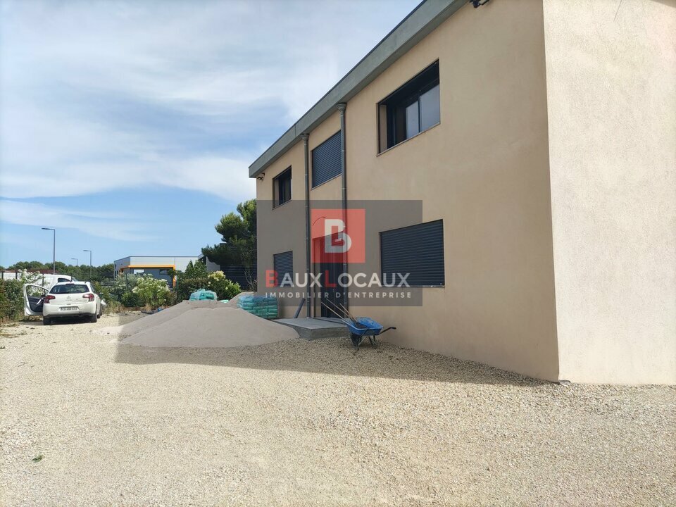 Office in Lambesc for lease Building Photo- Image 1 of 4