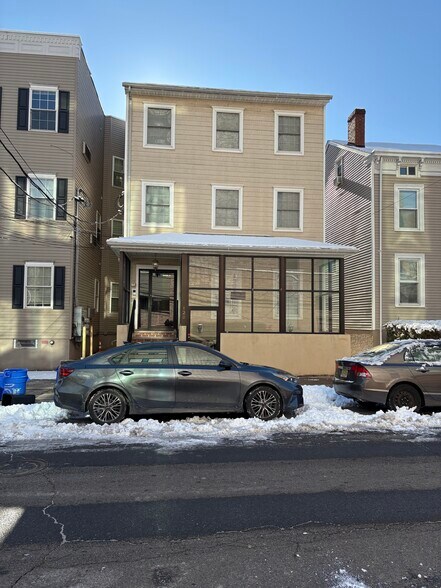 Bayard Street portfolio portefeuille de 8 propriétés à vendre sur LoopNet.ca - Photo du bâtiment - Image 2 de 10