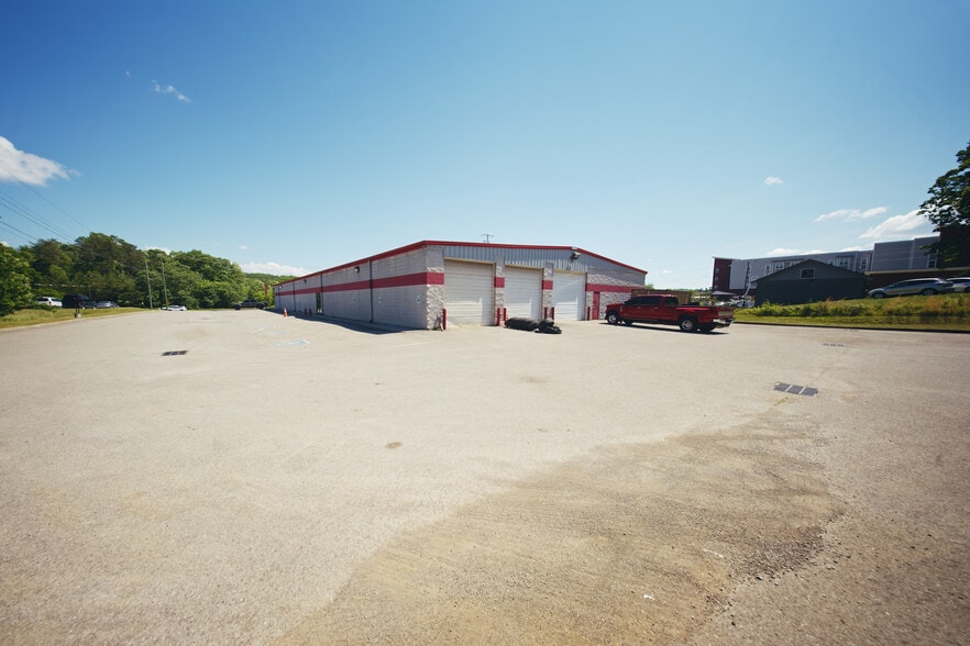 1345 Callahan Dr, Knoxville, TN for sale - Building Photo - Image 3 of 11