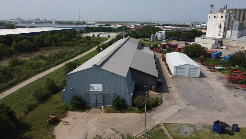 1901 Terminal Rd, Fort Worth, TX à louer - Photo du bâtiment - Image 2 de 13