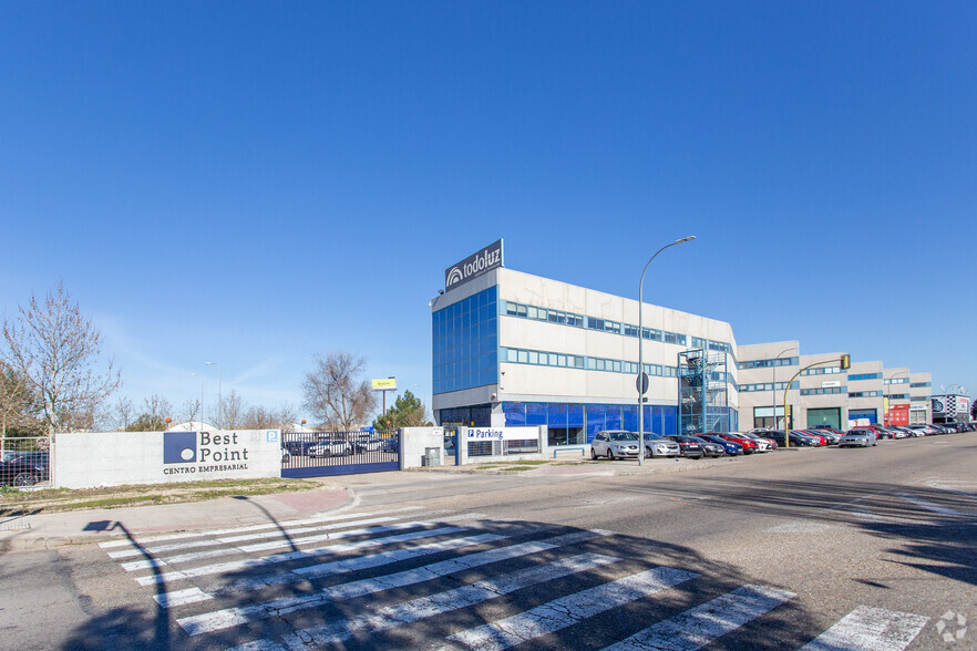 Avenida De Castilla, 1, San Fernando De Henares, Madrid à louer - Photo principale - Image 1 de 2