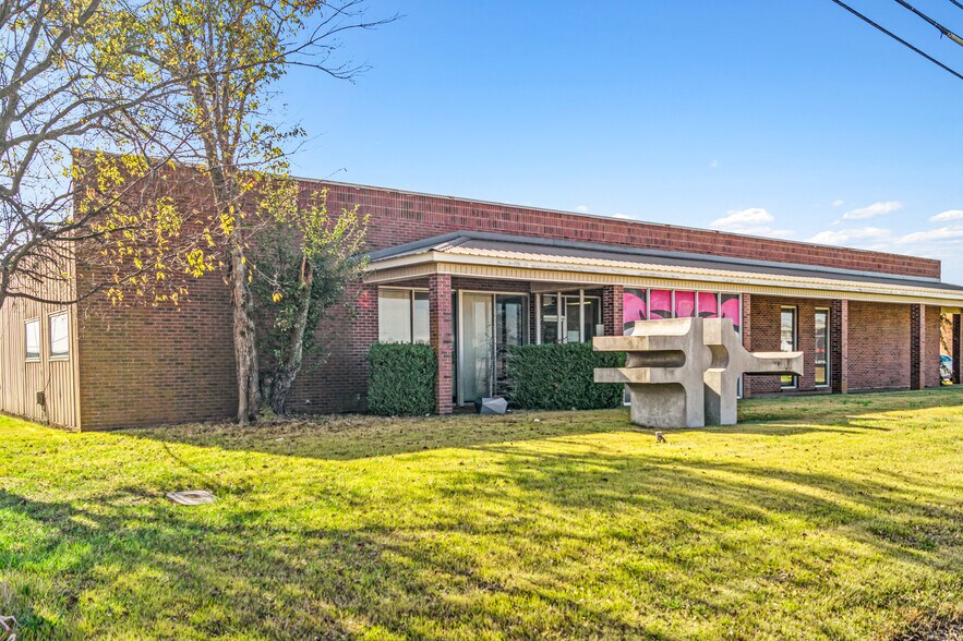 5115 E Highland Dr, Jonesboro, AR à vendre - Photo du bâtiment - Image 3 de 21