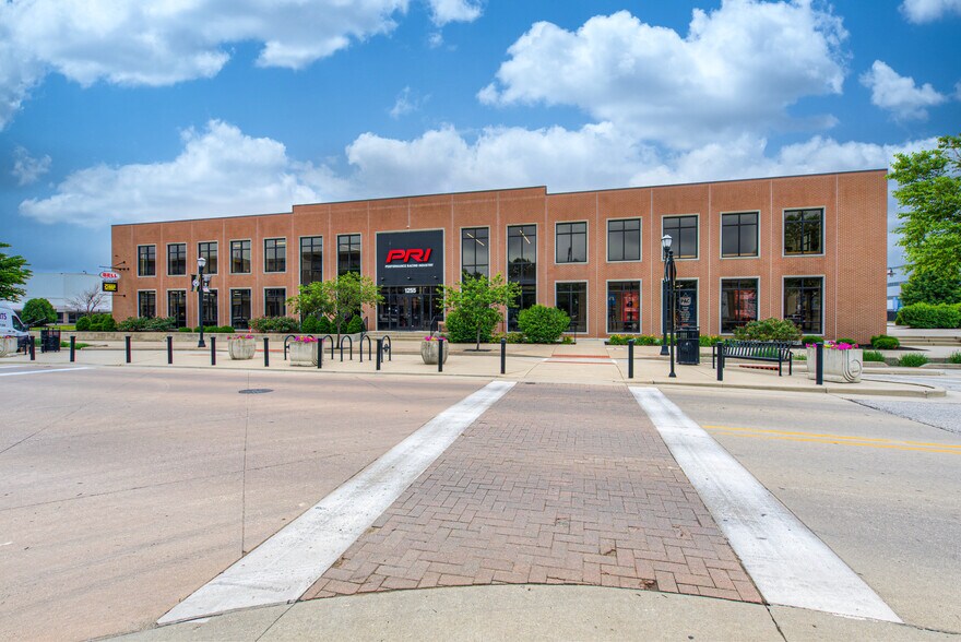 1255 Main St, Indianapolis, IN à louer - Photo du bâtiment - Image 1 de 22